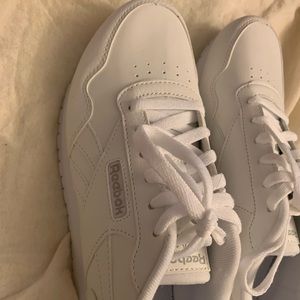 LAST CHANCE TO BUY!! Classic Reeboks 8.5!